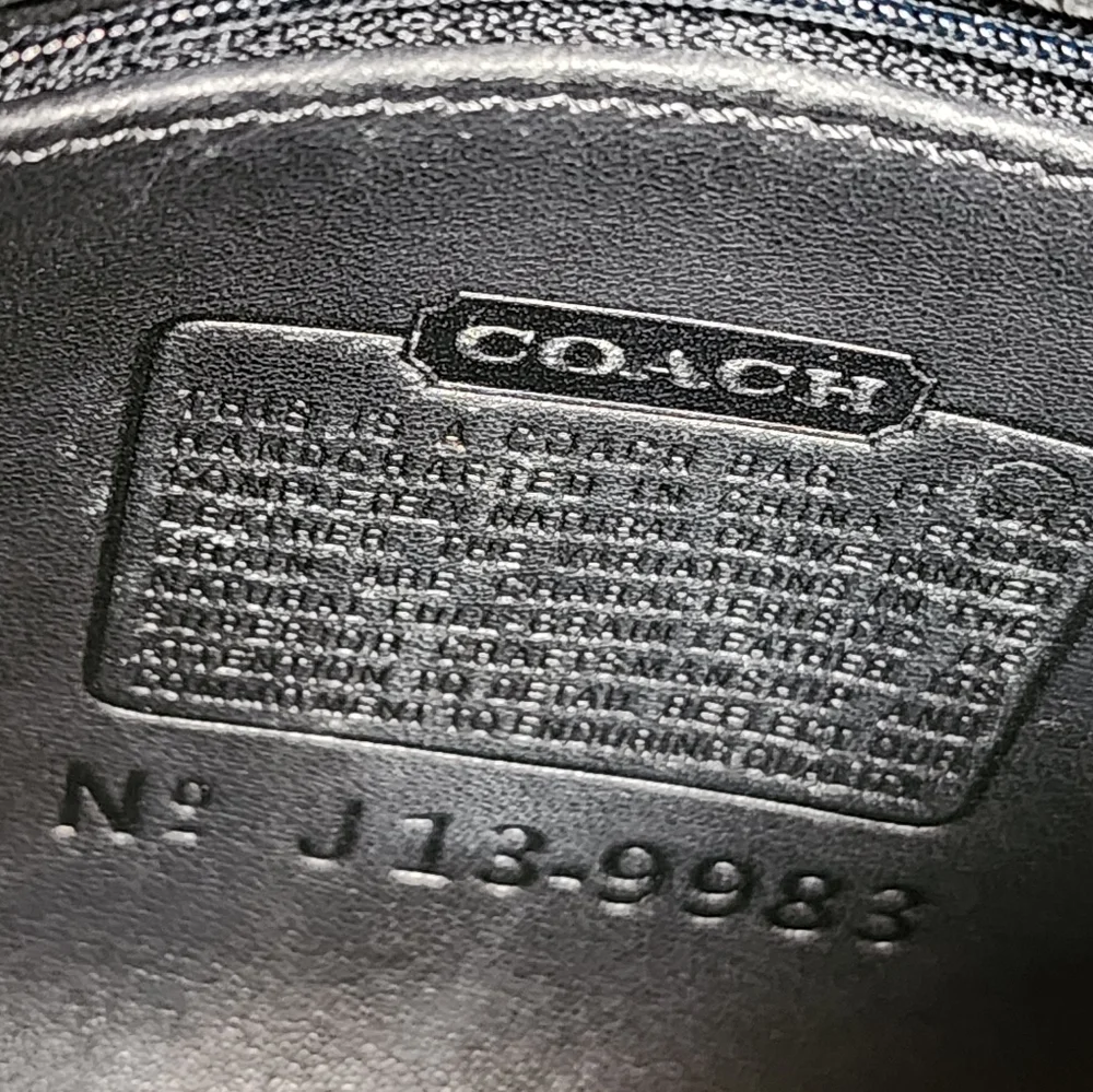 Sold Vintage Coach Regina #9983 - Picture 17 of 17
